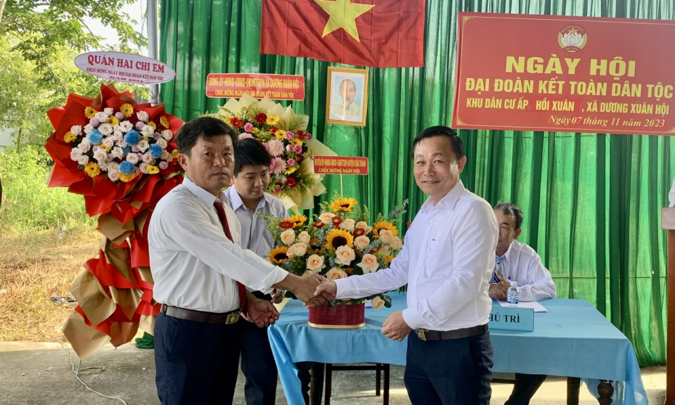 Bí thư Huyện ủy Châu Thành dự Ngày hội Đại đoàn kết toàn dân tộc khu dân cư