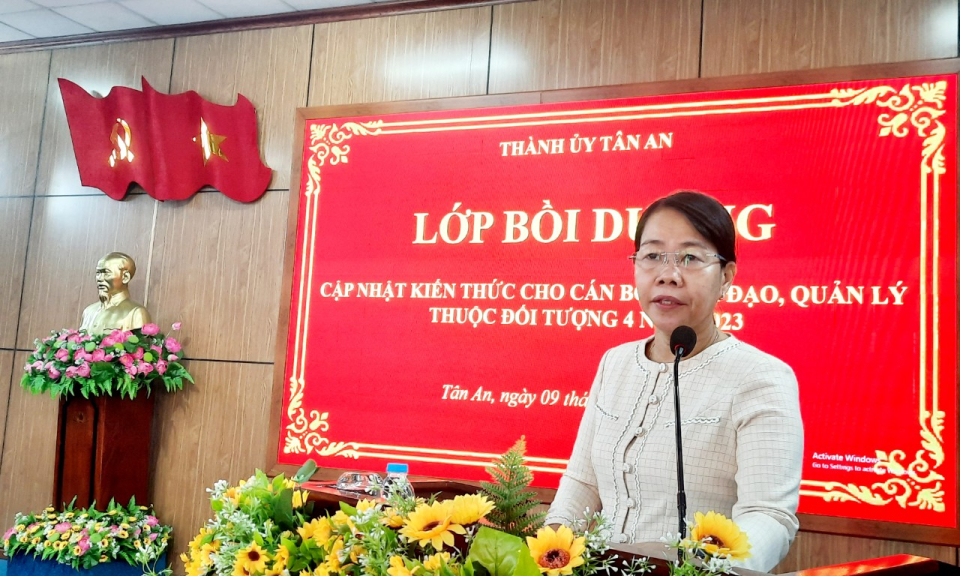 Thành uỷ Tân An khai giảng lớp bồi dưỡng kiến thức cho đối tượng 4