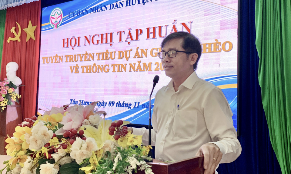 Tân Hưng tập huấn tuyên truyền Tiểu dự án giảm nghèo về thông tin năm 2023