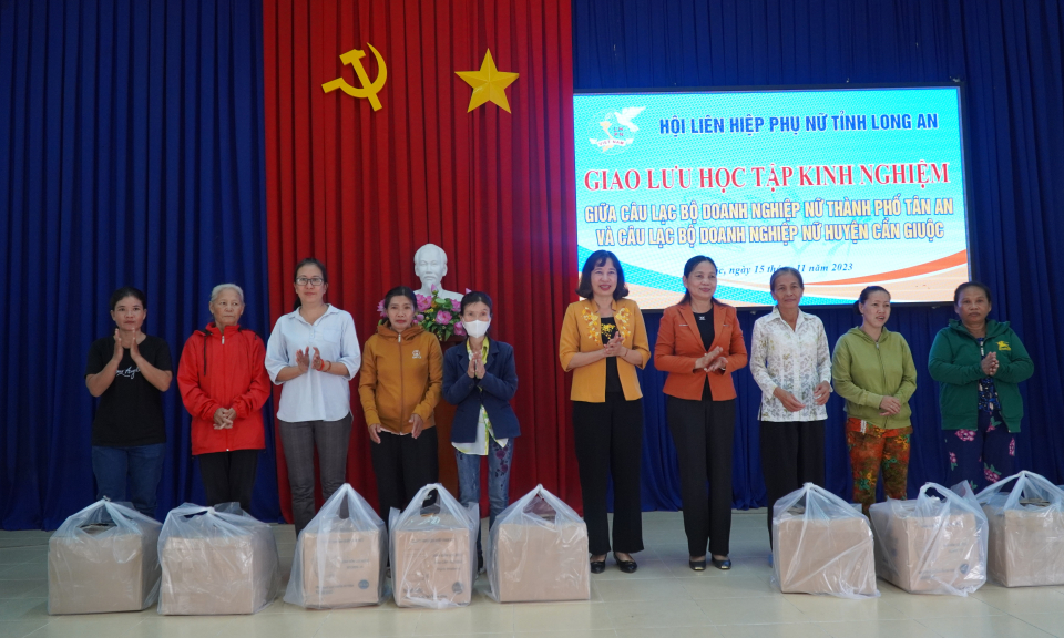 Tân An - Cần Giuộc giao lưu học tập kinh nghiệm giữa CLB Doanh nghiệp nữ
