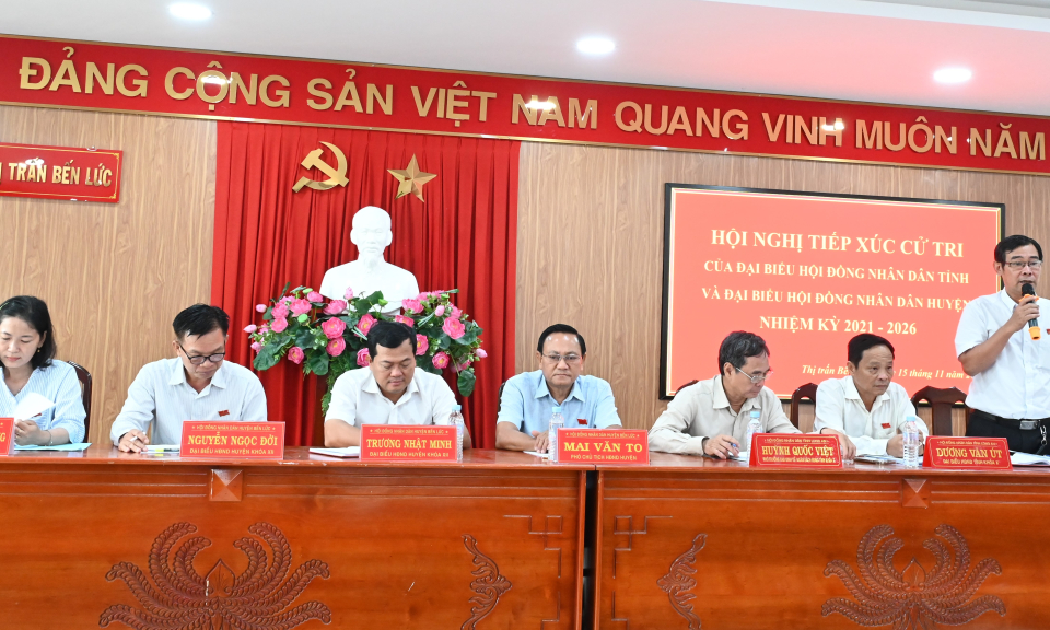 Đại biểu HĐND tỉnh, huyện tiếp xúc cử tri Thị trấn Bến Lức