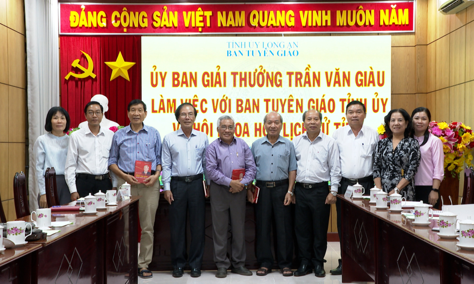 Ủy ban giải thưởng Trần Văn Giàu làm việc với Ban Tuyên giáo Tỉnh ủy và Hội Khoa học lịch sử tỉnh Long An