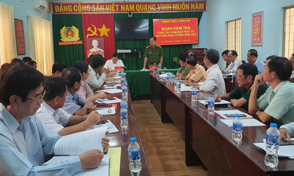 Ban an toàn giao thông tỉnh làm việc tại huyện Tân Thạnh 
