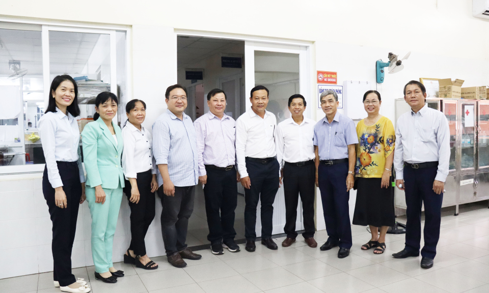 Lãnh đạo huyện Cần Giuộc làm việc Bệnh viện Nhân Dân 115