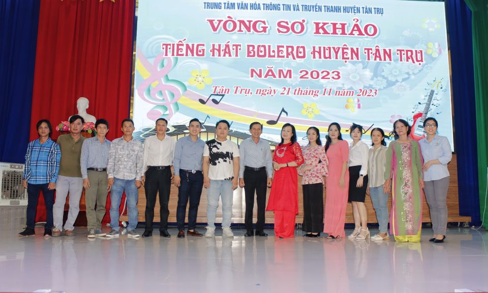 Hội thi tiếng hát Bolero huyện Tân Trụ