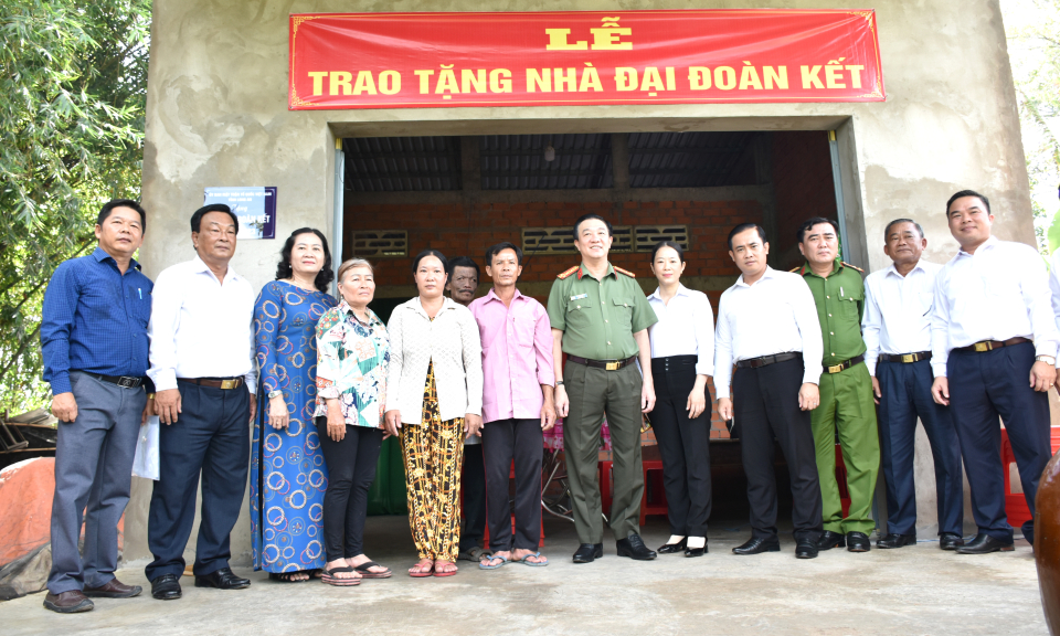 Tân Thạnh: nét đẹp của Ngày hội Đại đoàn kết toàn dân tộc