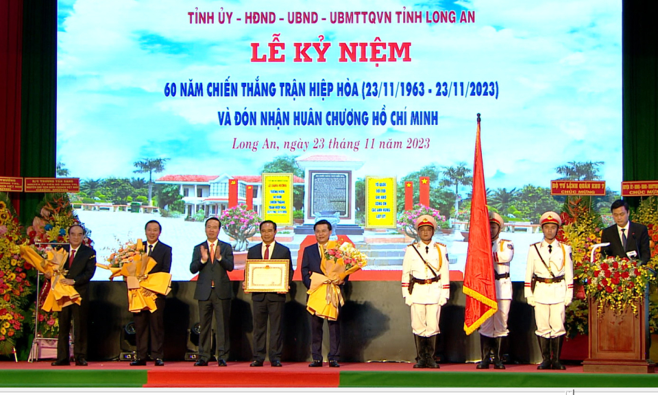 Lễ kỷ niệm 60 năm chiến thắng trận Hiệp Hòa và đón nhận Huân chương Hồ Chí Minh      