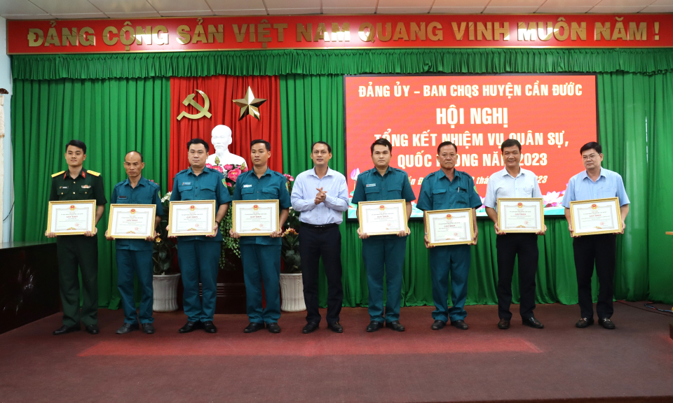 Cần Đước tổng kết nhiệm vụ quân sự quốc phòng năm 2023