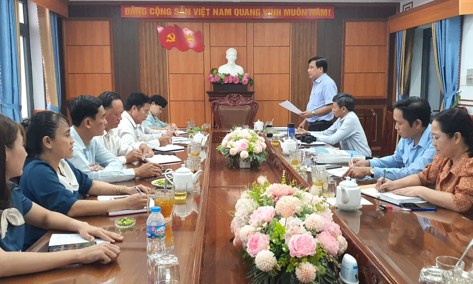 Ban Dân vận Tỉnh ủy làm việc tại huyện Tân Thạnh