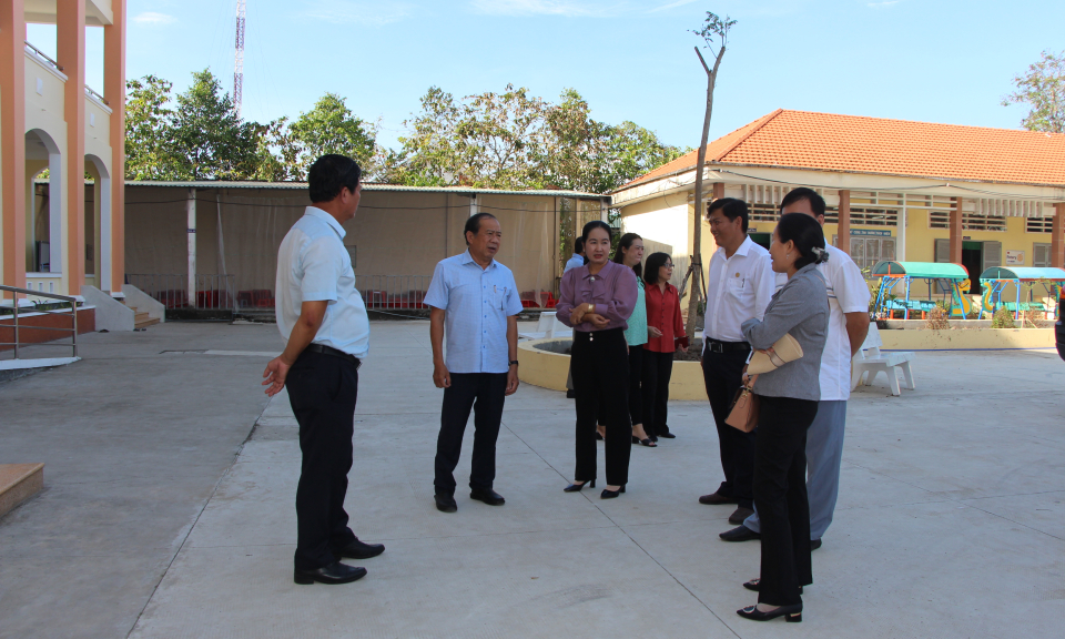 Thủ Thừa: Thẩm định xã Long Thạnh đạt chuẩn nông thôn mới và xã Bình Thạnh đạt chuẩn nông thôn mới nâng cao