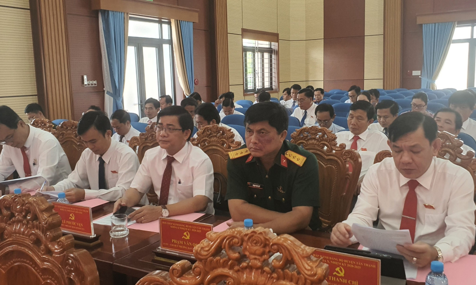 Tân Thạnh: Hội nghị Ban Chấp hành Đảng bộ huyện lần thứ 16