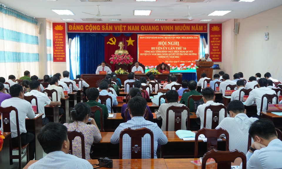 Huyện ủy Mộc Hóa tổ chức hội nghị lần thứ 16
