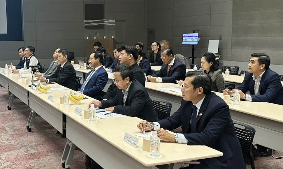 Đoàn công tác tỉnh Long An làm việc với Công ty Aeon tại Nhật Bản 