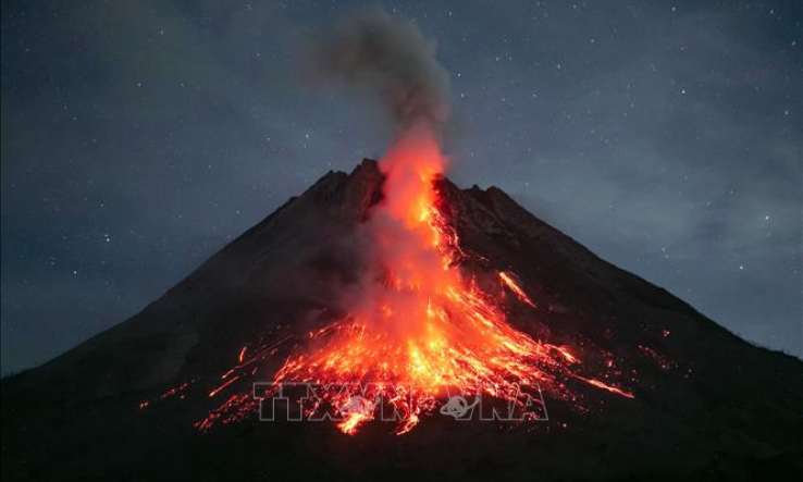 Indonesia cảnh báo nguy cơ sau khi núi lửa Merapi phun trào