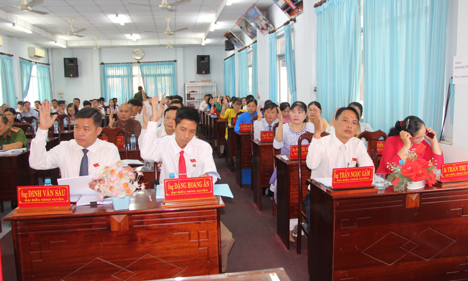 Thủ Thừa: Kỳ họp Hội đồng Nhân dân thứ 9 - kỳ họp lệ cuối năm 2023