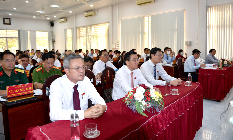 Huyện ủy Tân Hưng hội nghị lần thứ 16