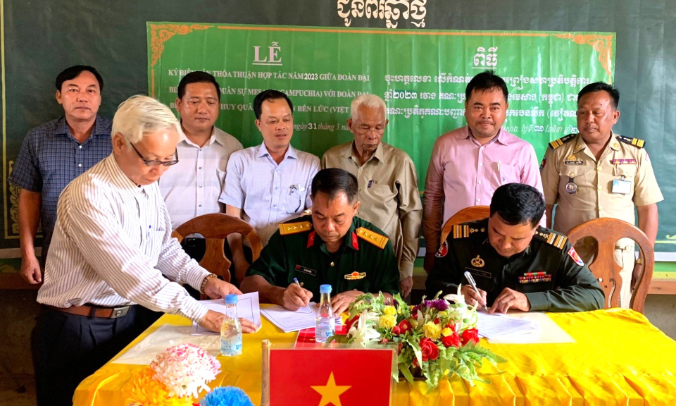 Bến Lức làm tốt hoạt động kết nghĩa với các đơn vị biên giới