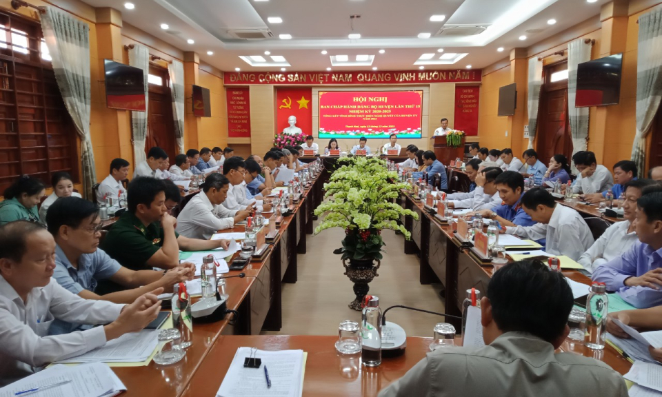 Thạnh Hóa hội nghị Ban Chấp hành Đảng bộ huyện lần thứ 15
