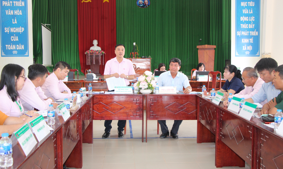 Thủ Thừa tiếp Đoàn công tác Ngân hàng Chính sách xã hội Việt nam