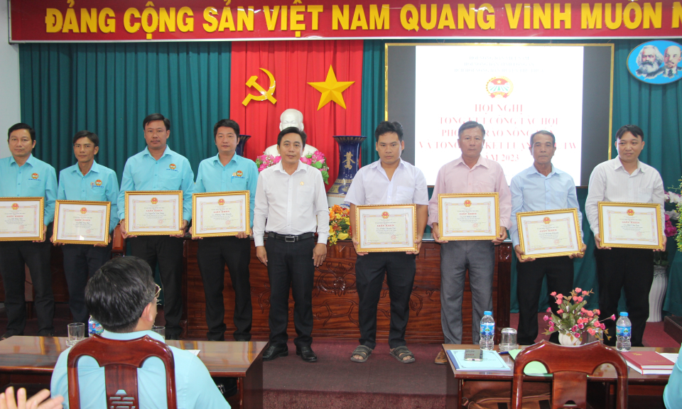 Thủ Thừa tổng kết công tác hội và phong trào nông dân năm 2023