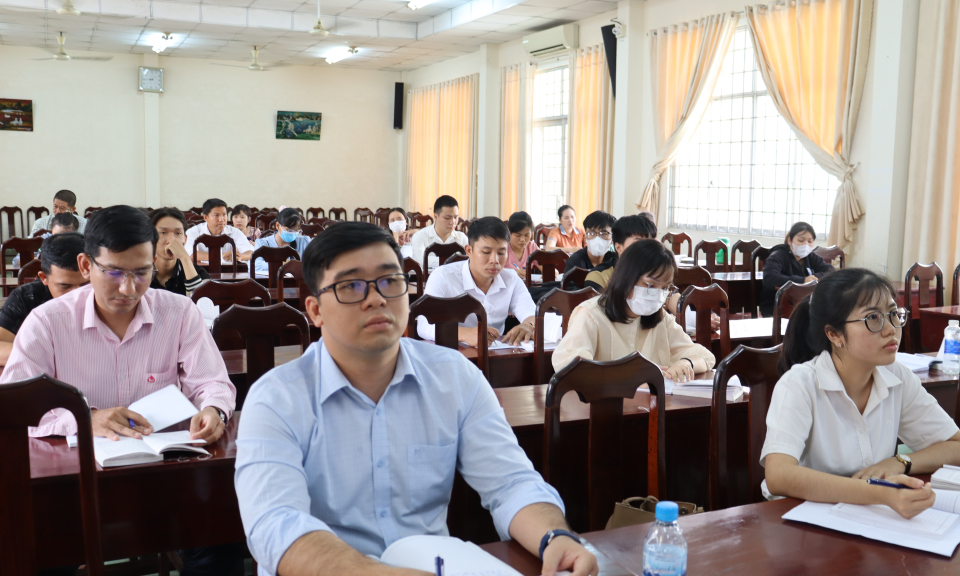 Cần Đước khai giảng lớp bồi dưỡng nhận thức về Đảng