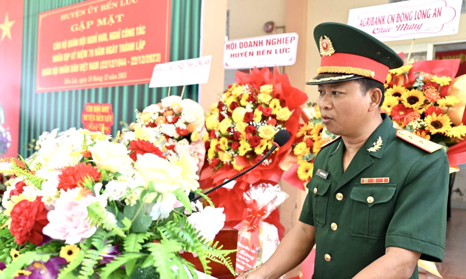 Bến Lức họp mặt truyền thống kỷ niệm 79 năm Ngày thành lập Quân đội Nhân dân Việt Nam