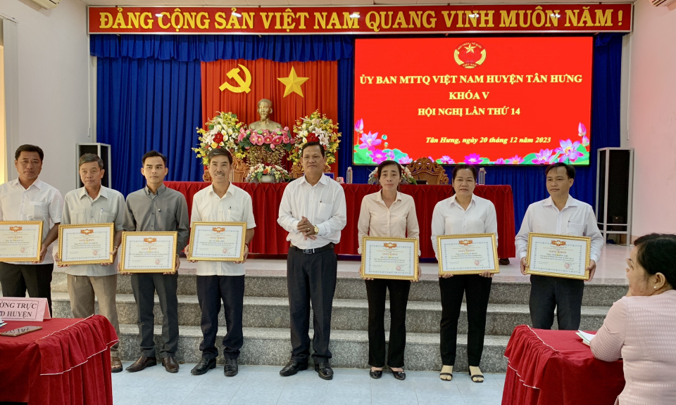 Tân Hưng tổng kết công tác Mặt trận năm 2023