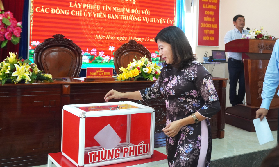 Mộc Hóa bầu bổ sung Ủy viên Ban Thường vụ Huyện ủy 
