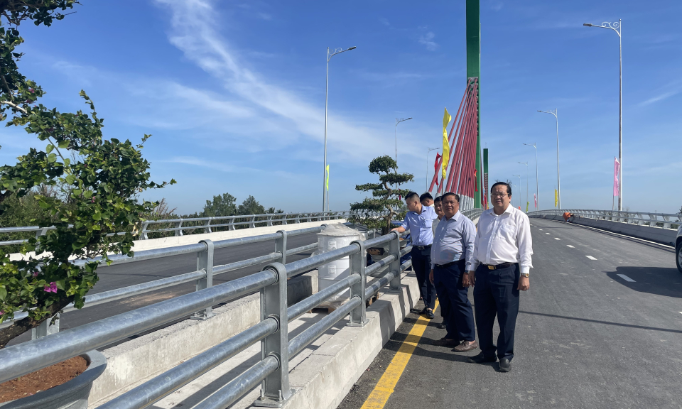 Lãnh đạo tỉnh kiểm tra công tác chuẩn bị lễ thông xe đường vành đai Tp. Tân An