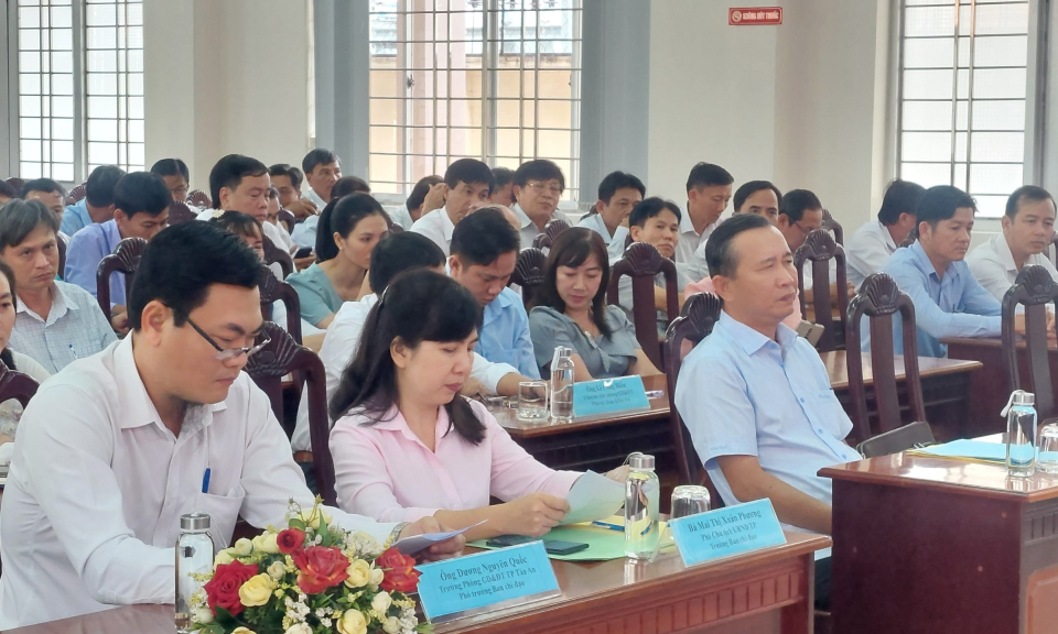 Tỉnh kiểm tra công tác phổ cập giáo dục, xóa mù chữ năm 2023 tại thành phố Tân An