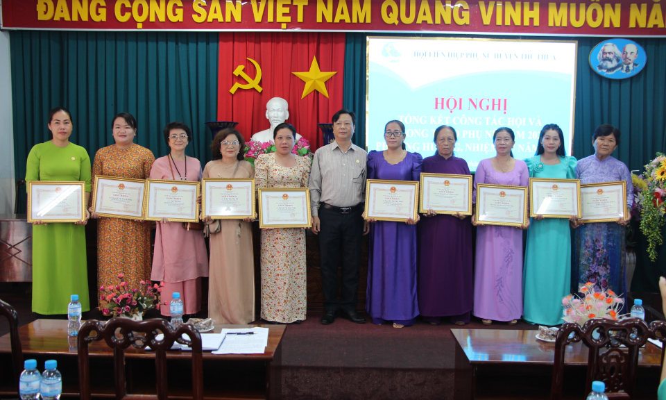 Thủ Thừa: Tổng kết công tác Hội và phong trào phụ nữ năm 2023
