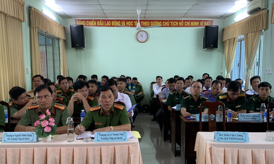 Vĩnh Hưng tổng kết phối hợp ba lực lượng Quân sự - Biên Phòng - Công an 