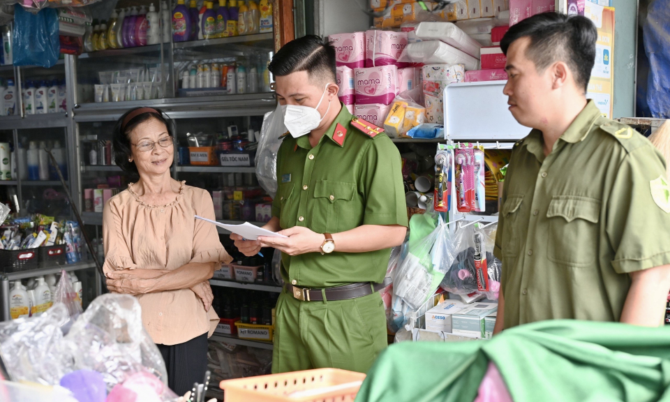 Bến Lức tuyên truyền, vận động không sản xuất, mua bán và đốt pháo dịp Tết