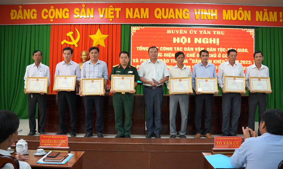 Tân Trụ: Năm 2023, công tác dân vận tiếp tục có nhiều đổi mới, chuyển biến tích cực