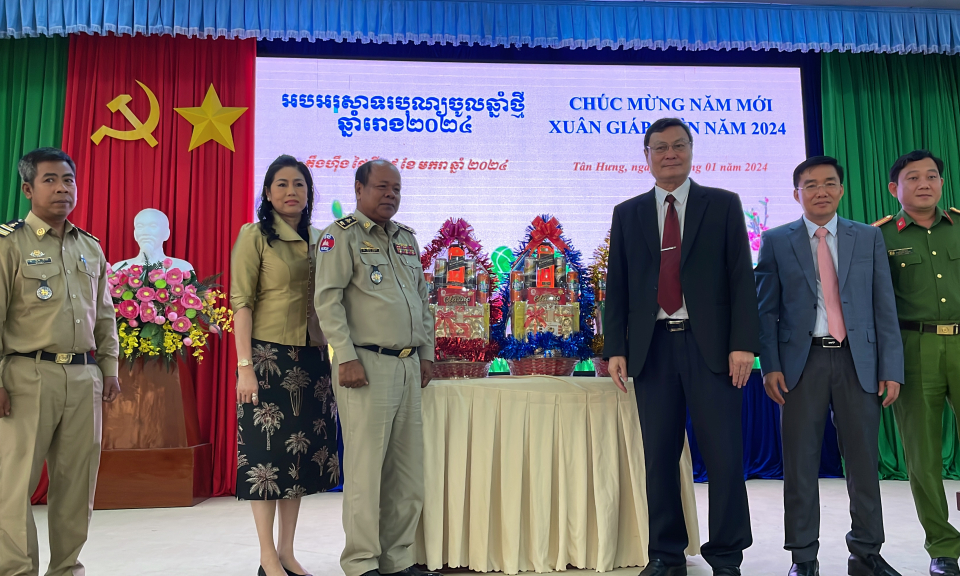 Tân Hưng họp mặt đối ngoại mừng xuân Giáp Thìn 2024