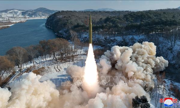 Vụ phóng tên lửa của Triều Tiên: Quân đội Hàn Quốc tăng cường giám sát