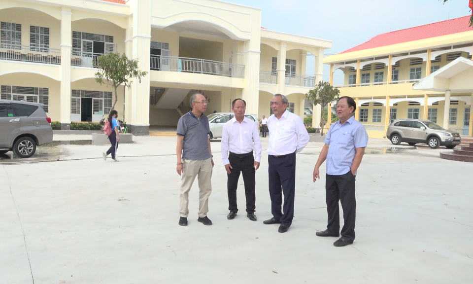 Đức Hòa: Lễ trao tặng công trình sân trường