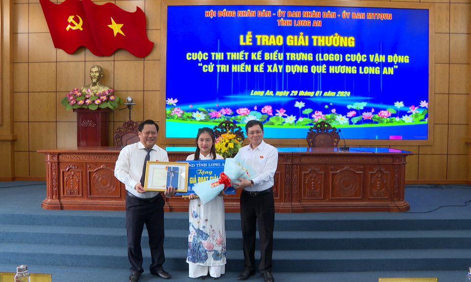 Lễ trao giải Cuộc thi thiết kế Logo Cuộc vận động “Cử tri hiến kế xây dựng quê hương Long An”