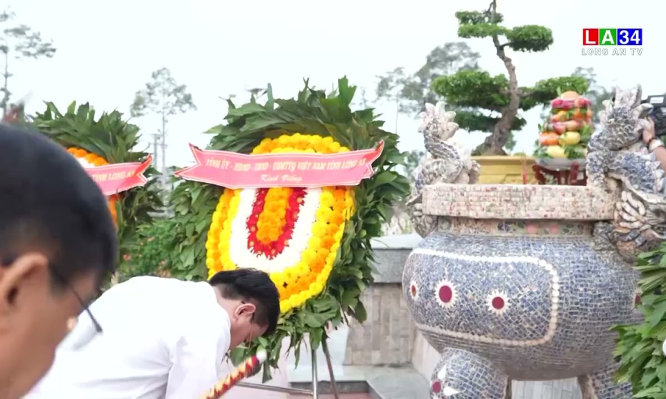 Long An: Viếng Nghĩa trang Liệt sĩ nhân kỷ niệm 94 năm ngày thành lập Đảng