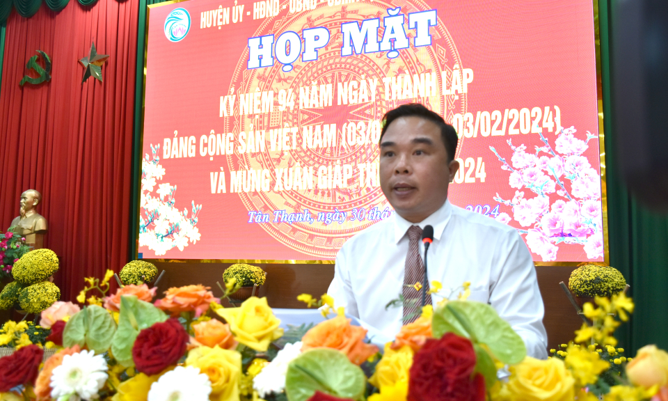 Tân Thạnh: Viếng nghĩa trang Liệt sĩ - Họp mặt mừng Đảng - mừng Xuân Giáp Thìn năm 2024