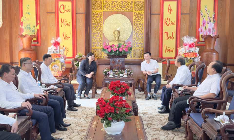 Đoàn lãnh đạo Thành phố Hồ Chí Minh thăm, chúc Tết tỉnh Long An