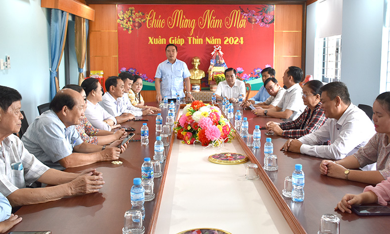 Lãnh đạo huyện Tân Thạnh gặp mặt chúc Tết các tổ chức chính trị - xã hội 