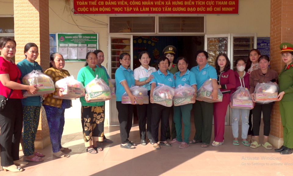 Không để hội viên, phụ nữ nghèo, khó khăn thiếu Tết
