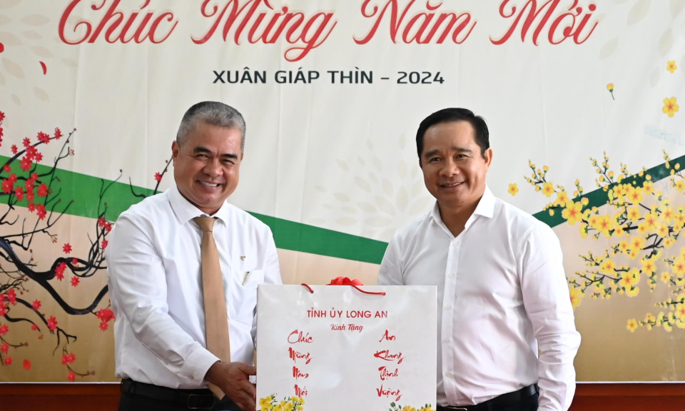 Bí thư Tỉnh ủy thăm, động viên các ngân hàng nhân dịp đầu xuân 