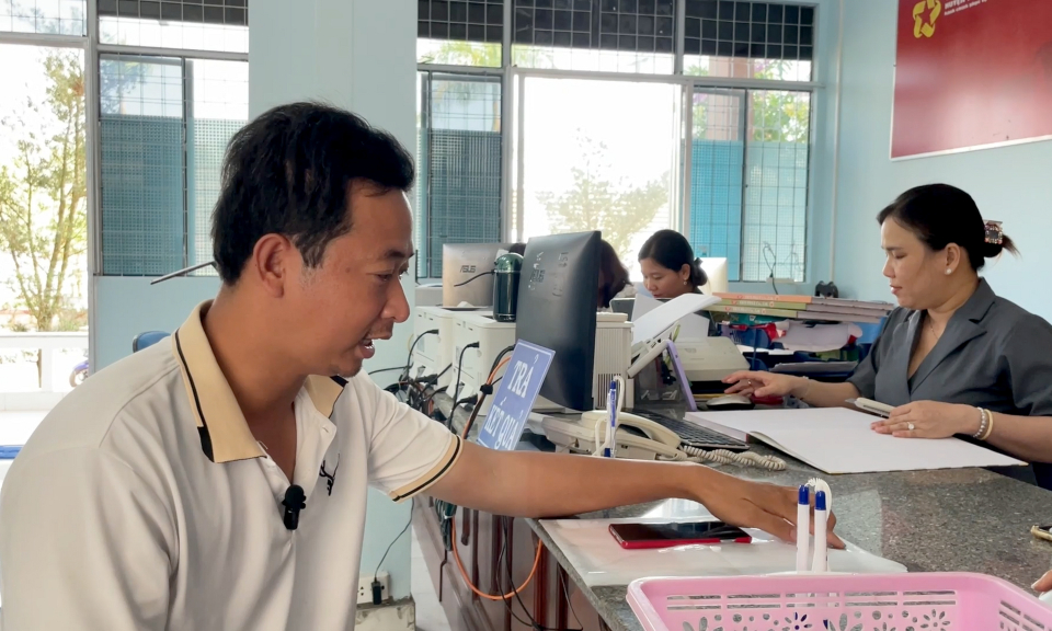 Tân Hưng: Các cơ quan làm việc nghiêm túc sau Tết