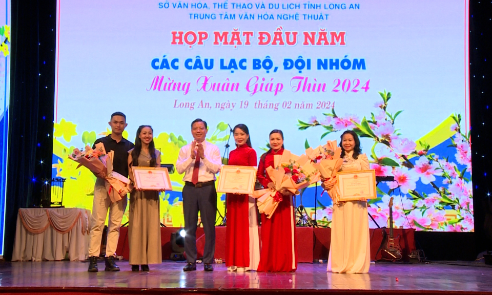 Họp mặt đầu năm các Câu lạc Bộ, Đội nhóm