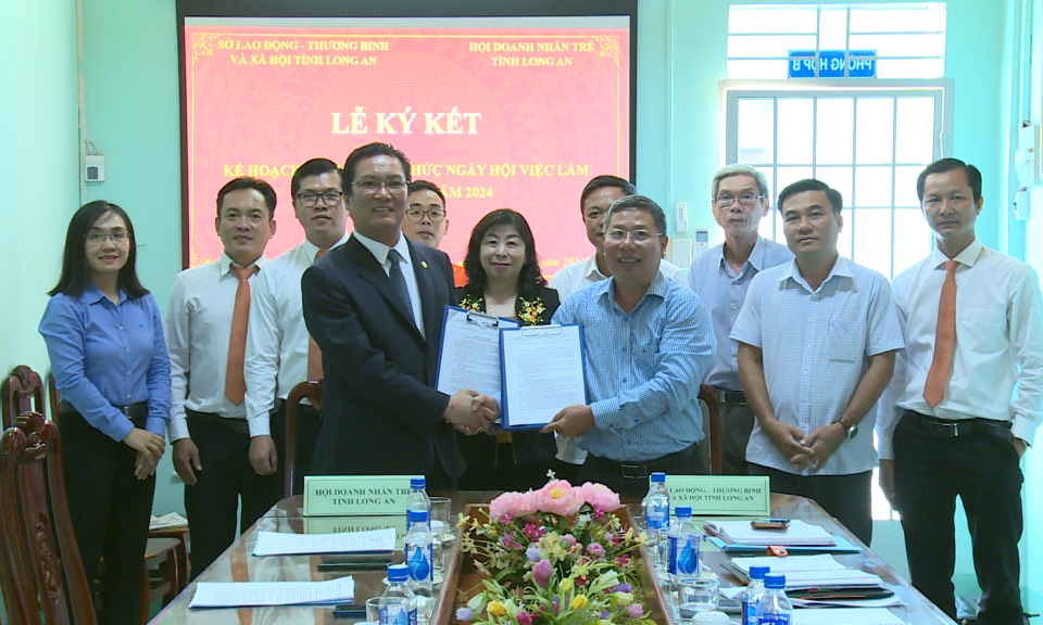 Ký kết tổ chức ngày Hội việc làm tỉnh Long An năm 2024