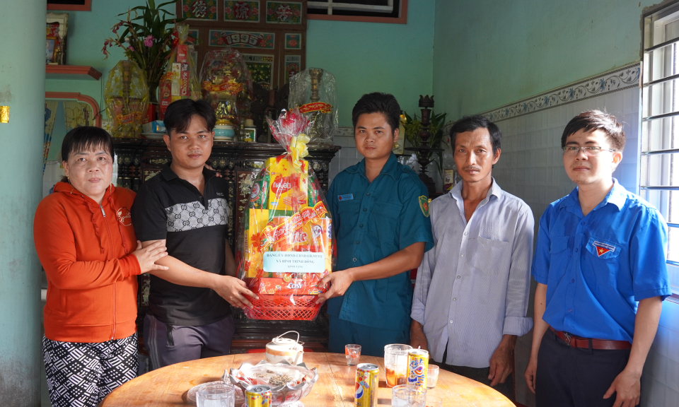 Thanh niên Tân Trụ sẵn sàng nhập ngũ