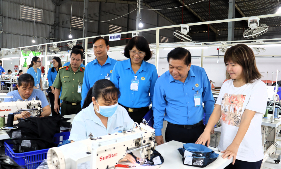 Đoàn công tác của tỉnh thăm, nắm tình hình quan hệ lao động tại doanh nghiệp