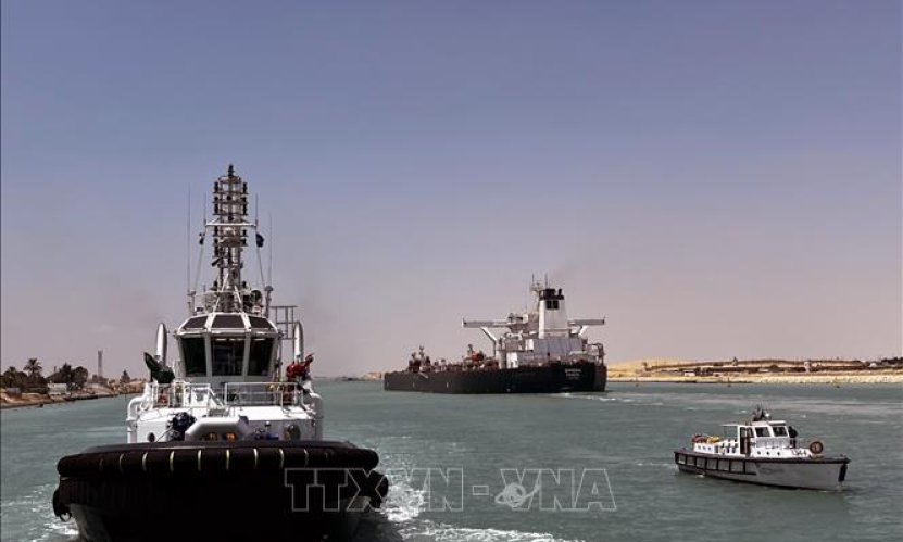Vận chuyển hàng hóa qua kênh đào Suez tiếp tục giảm mạnh